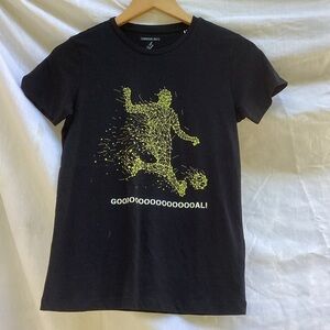 Tamnoon Boys NWT black Soccer casual t-shirt, size 14
